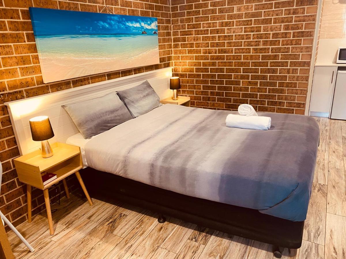 דה אינטרנס Buccaneer Motel מראה חיצוני תמונה