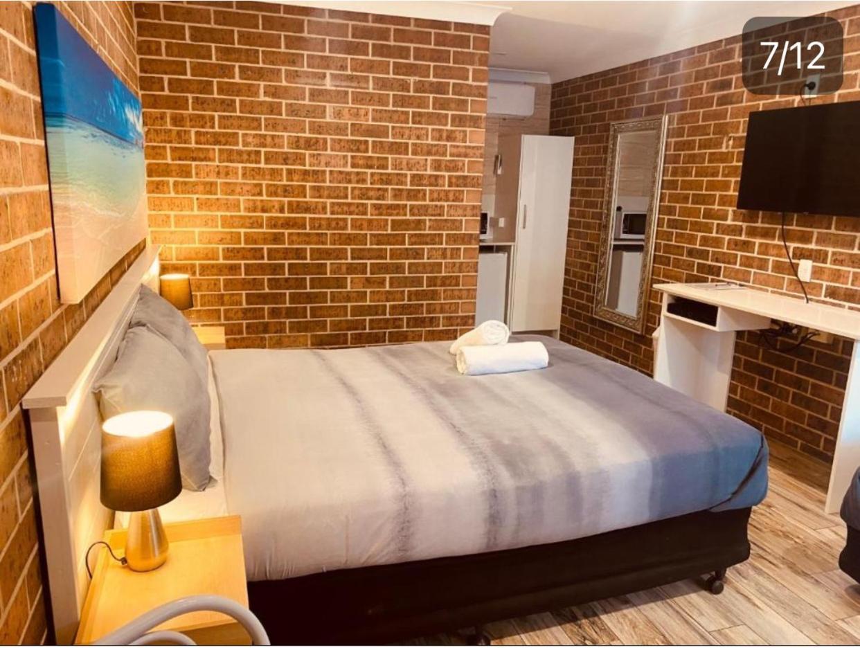 דה אינטרנס Buccaneer Motel מראה חיצוני תמונה