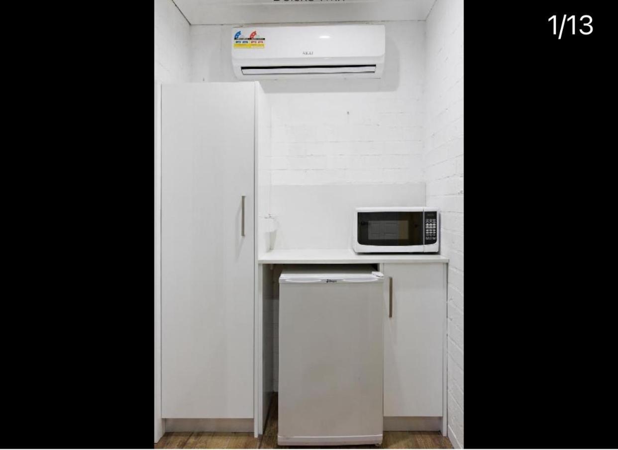 דה אינטרנס Buccaneer Motel מראה חיצוני תמונה