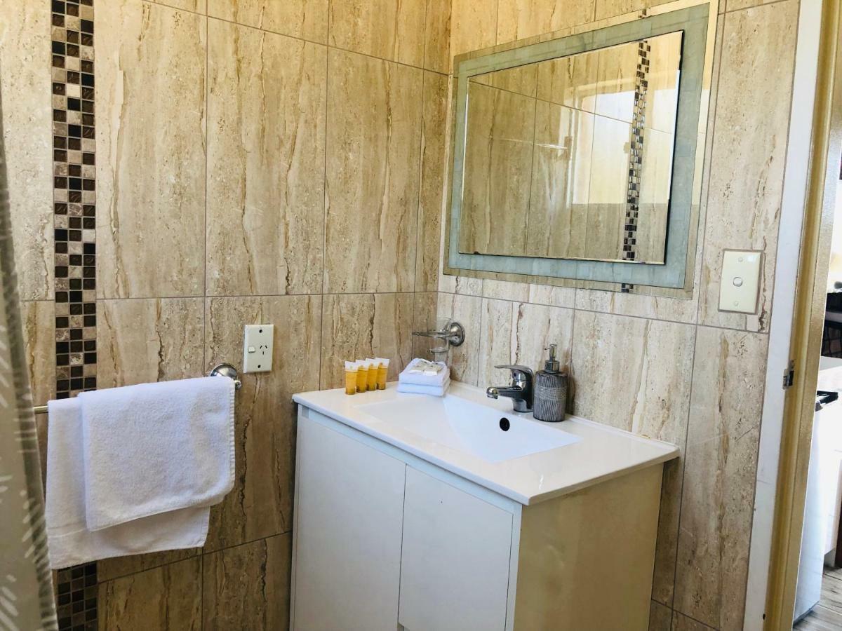 דה אינטרנס Buccaneer Motel מראה חיצוני תמונה