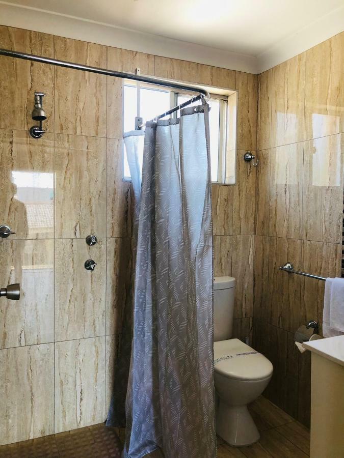 דה אינטרנס Buccaneer Motel מראה חיצוני תמונה